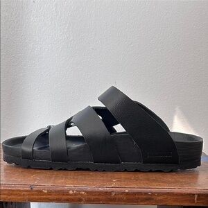 Black leather Birkenstock Tallahassee sandals. Never worn